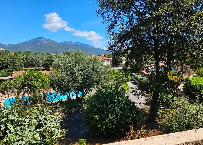 Dolce & C2 Vue Avec Piscine