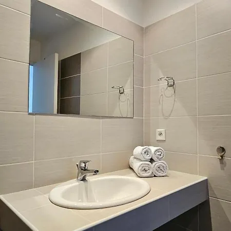 Dolce & C2 Vue Avec Piscine