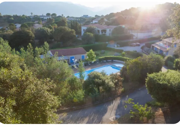 Dolce & C2 Vue Avec Piscine *